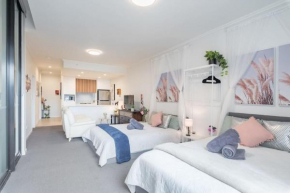 2BR Apt in Hurstville 1Min To Train Station Sleep 8, Sydney